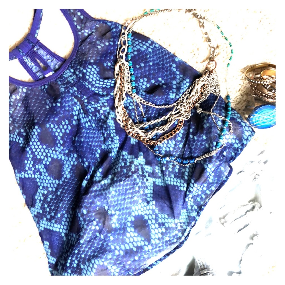 Blue snake print see-through blouse 💙